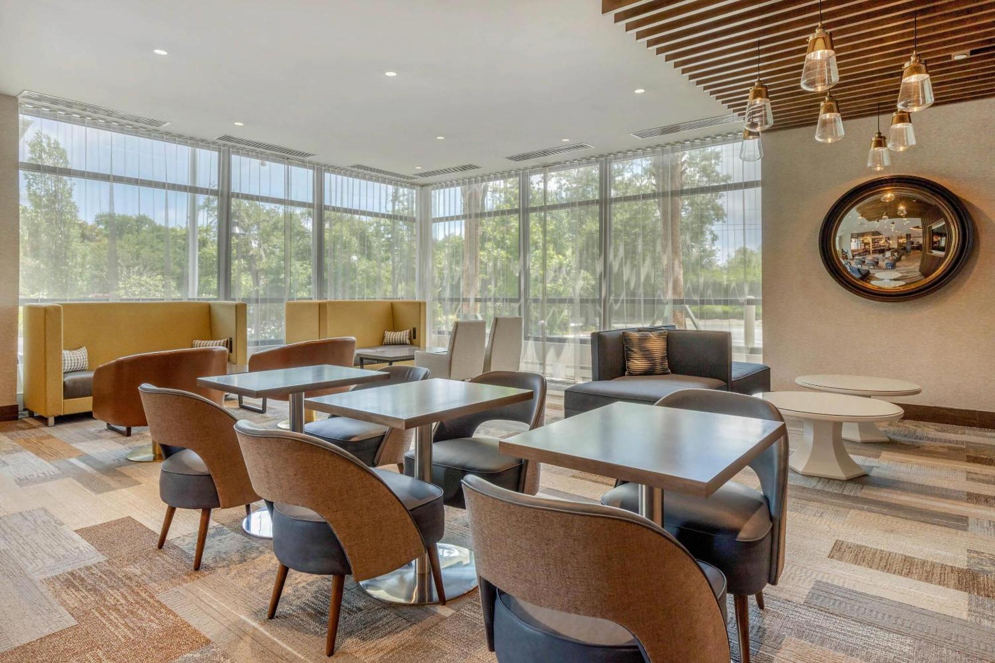 Hotel Cambria Riverview