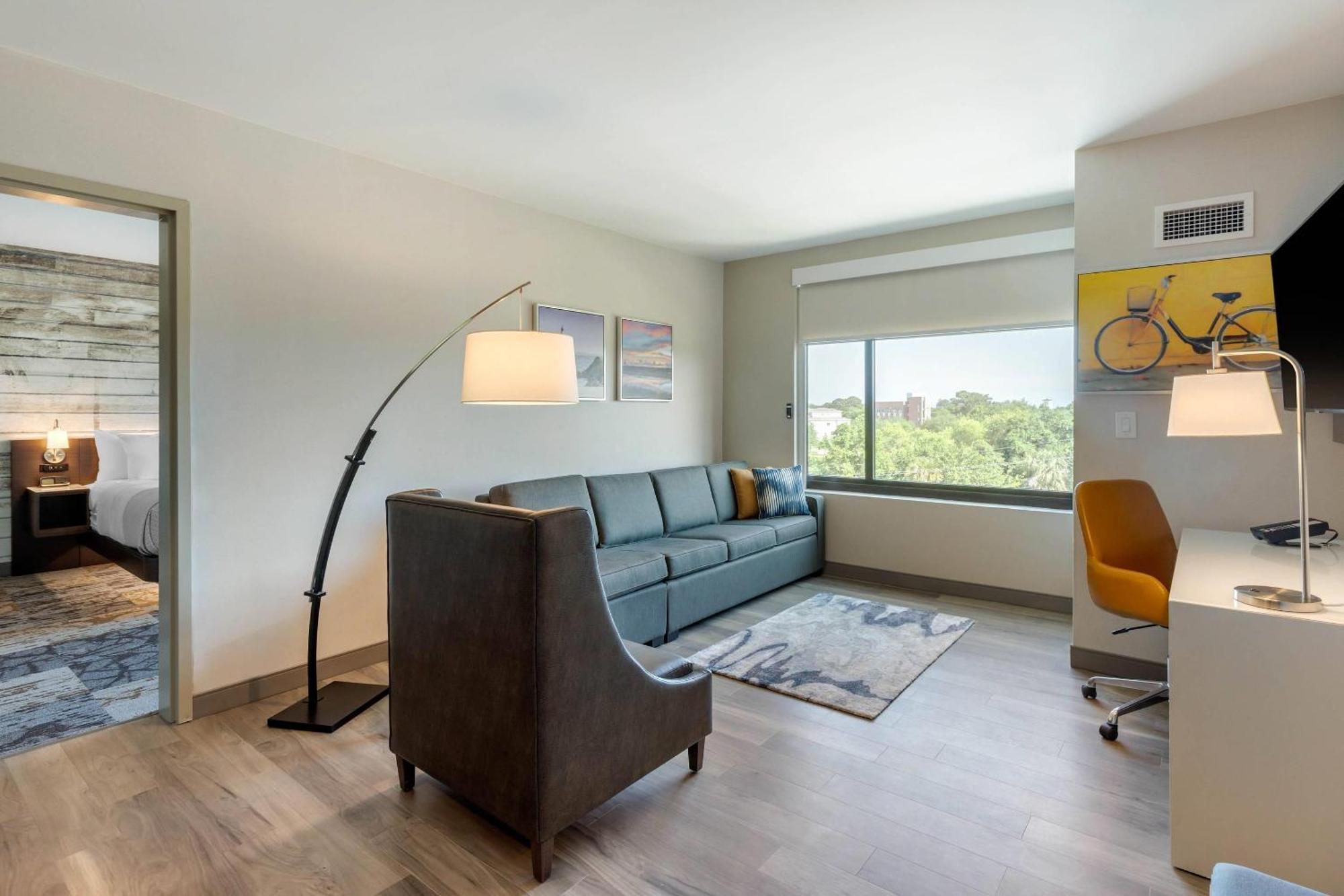 Hotel Cambria Riverview 3*