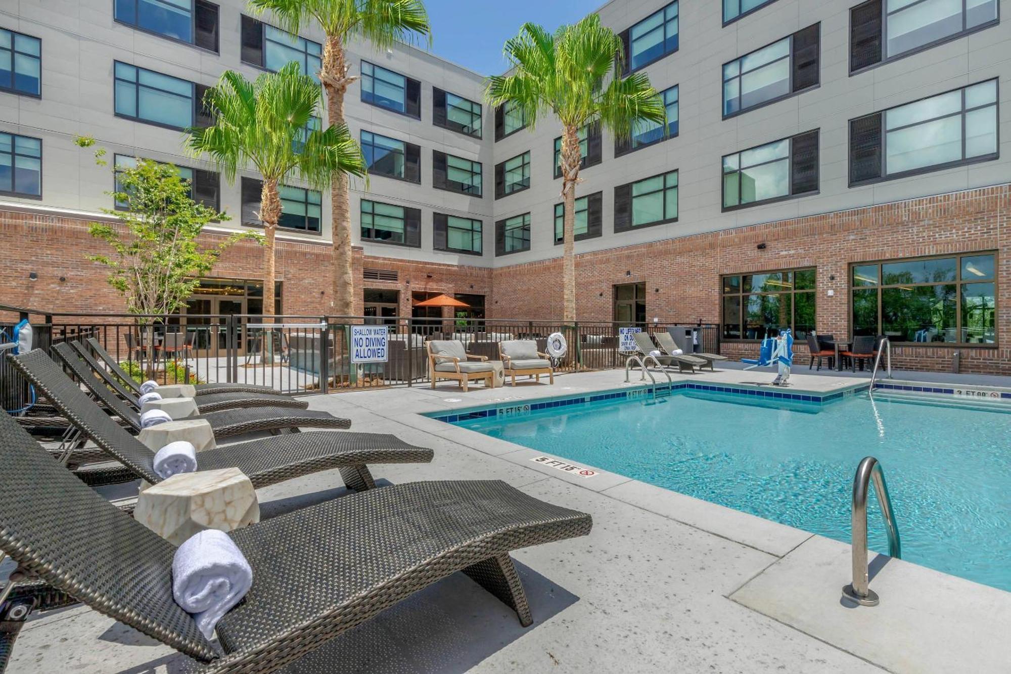 Cambria Riverview Hotel Charleston